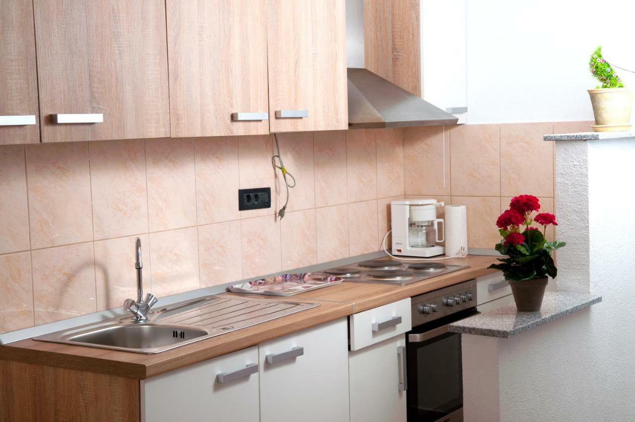 Apartment Kraljevic Blato na Cetini Exteriör bild